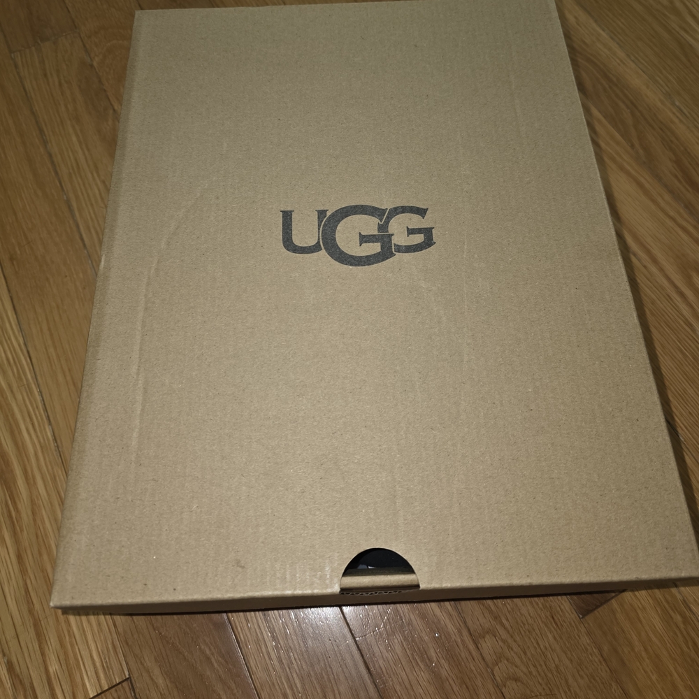 New UGG Mini Button Bailey Black Winter  Boots Plush Lining Size 7 1016422 - Picture 3 of 9